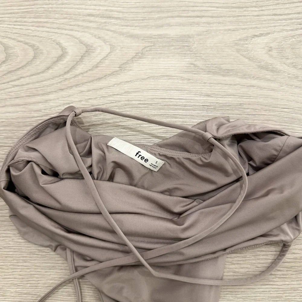 Aritzia Wilfred Free Contour Tank Top Bodysuit XS JZ1004 - Picture 5 of 6